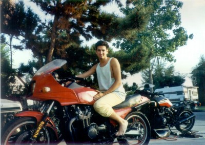 me on gpz1100 moellers gpz behind 90ish.JPG