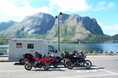 067-bikes_at_foroy_ferry_heading_south.jpg